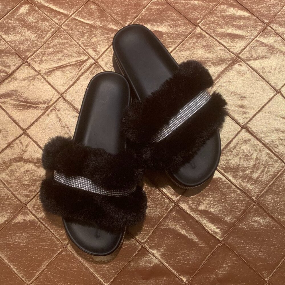 Size 8 Lightweight Black Fuzzy Slippers with Bling